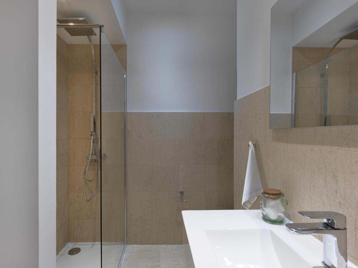 Newly Renovated Apartment In The Heart Of Афины Экстерьер фото