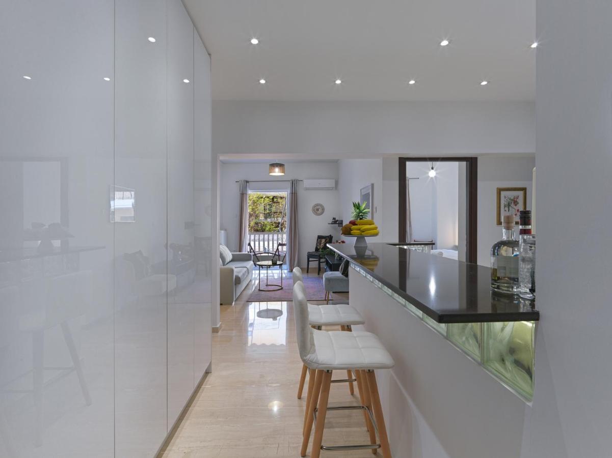 Newly Renovated Apartment In The Heart Of Афины Экстерьер фото