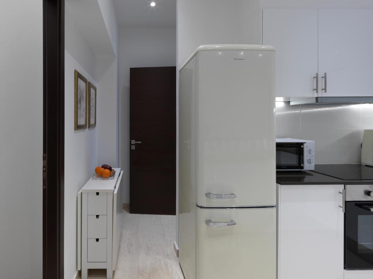 Newly Renovated Apartment In The Heart Of Афины Экстерьер фото